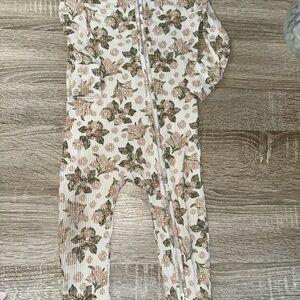Posh Peanut Rib Floral Footie Size 12 To 18 Months Some-wash Wear￼